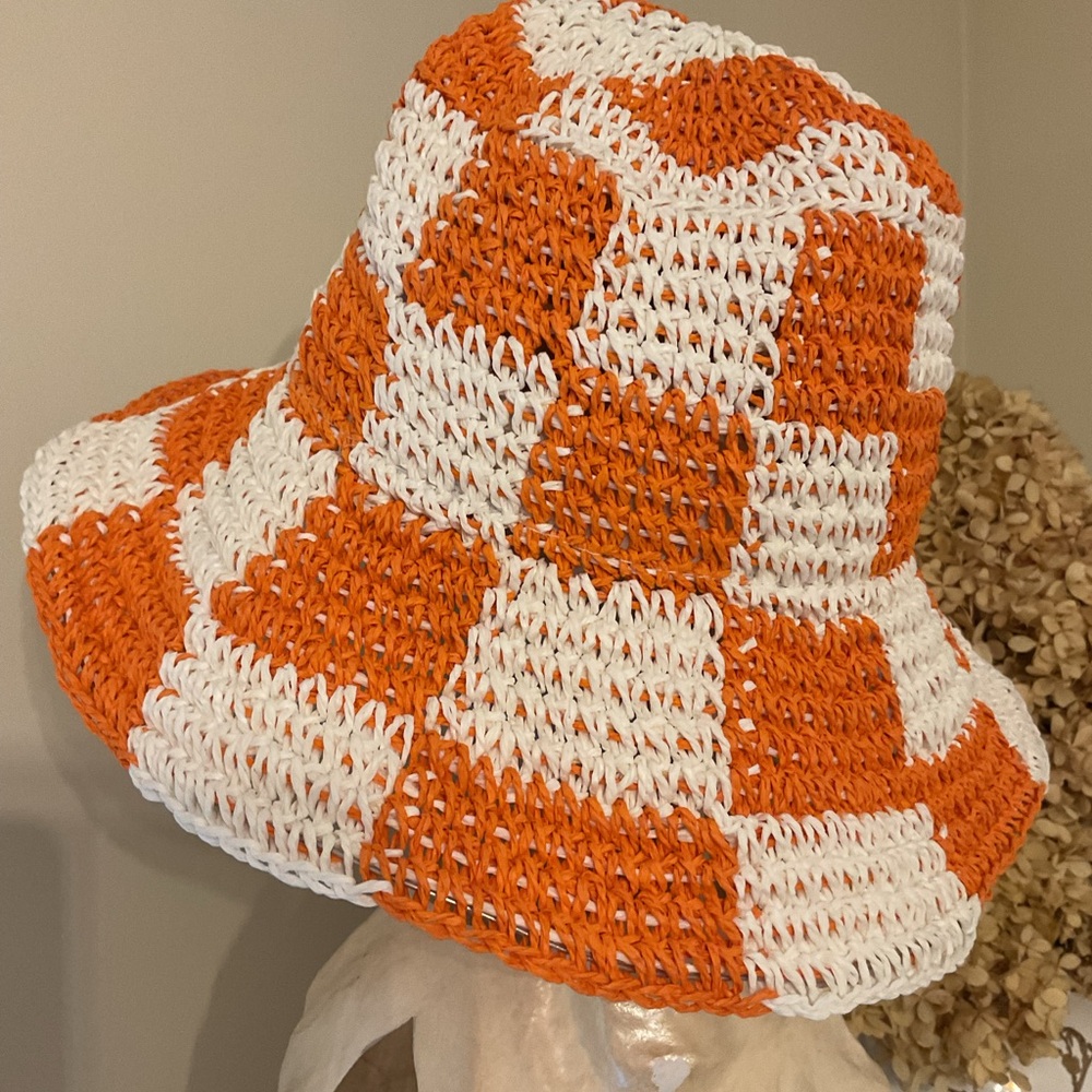 NWOT Checkered Straw Bucket Hat